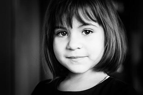 Portrait d'enfant en noir et blanc
