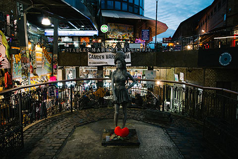 Statue d'Amy Winehouse à Camden